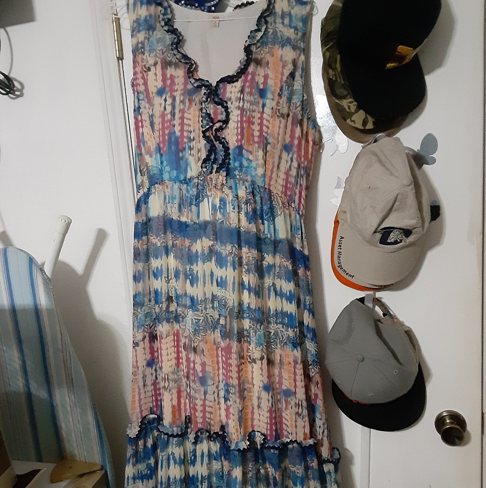 Very pretty dress from Reba
